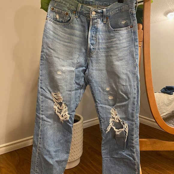 Levi's 501 Crop Premium Jeans - Picture 5 of 8